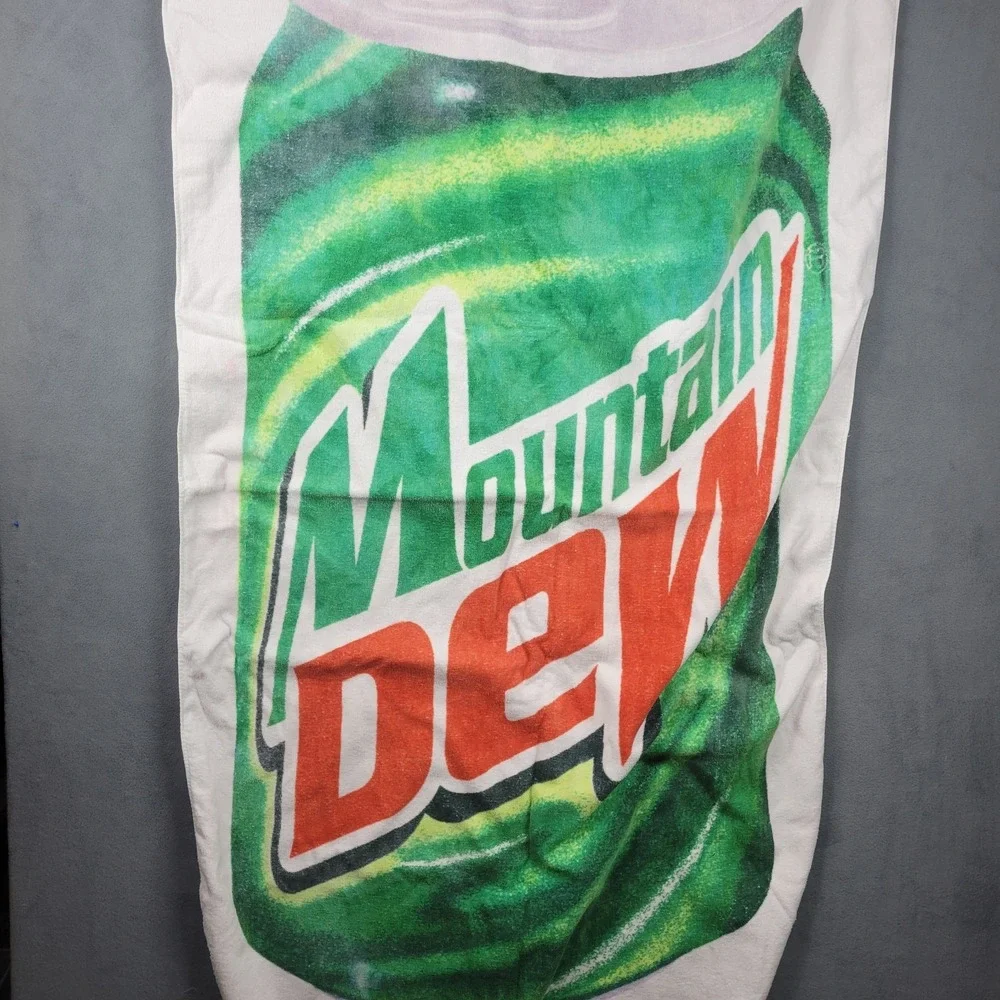 Mountain Dew Beach Towel White Green Graphic Print 33x59 in Soda Advertising‎